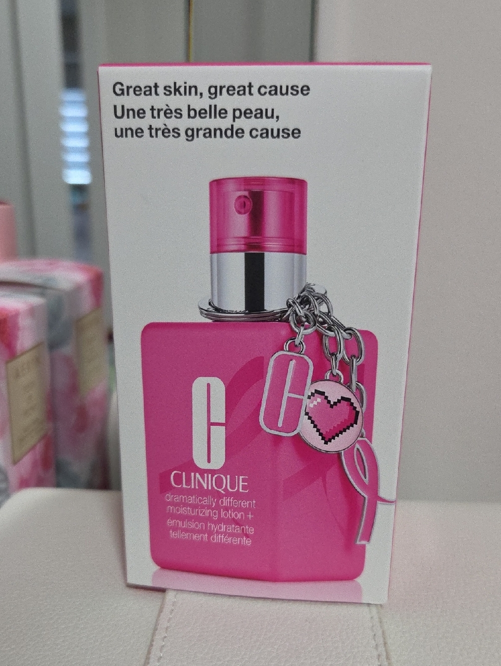 Clinique Dramatically Differen Moisturizing Lotion+ in Hot Pink with Heart Charm
